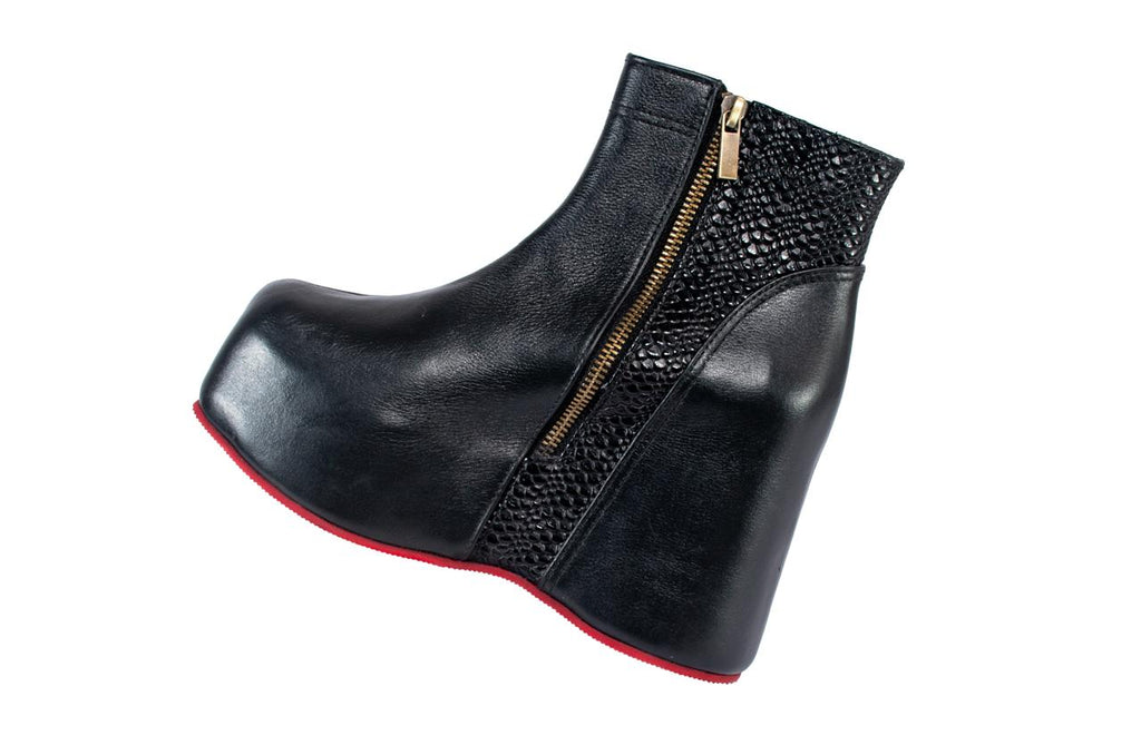 Moonless Boots