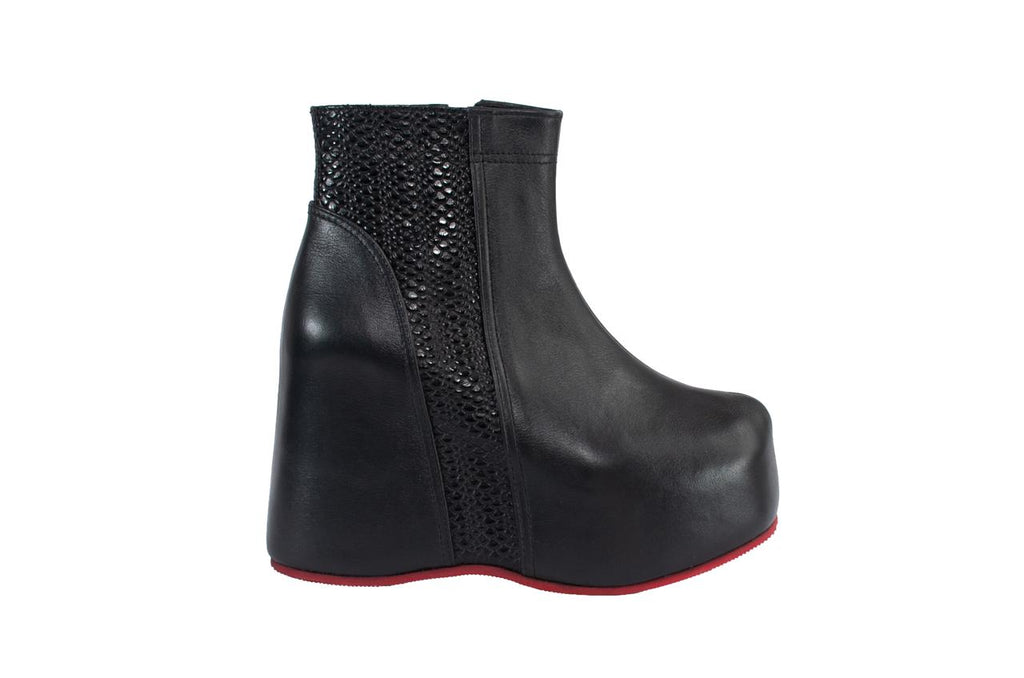 Moonless Boots